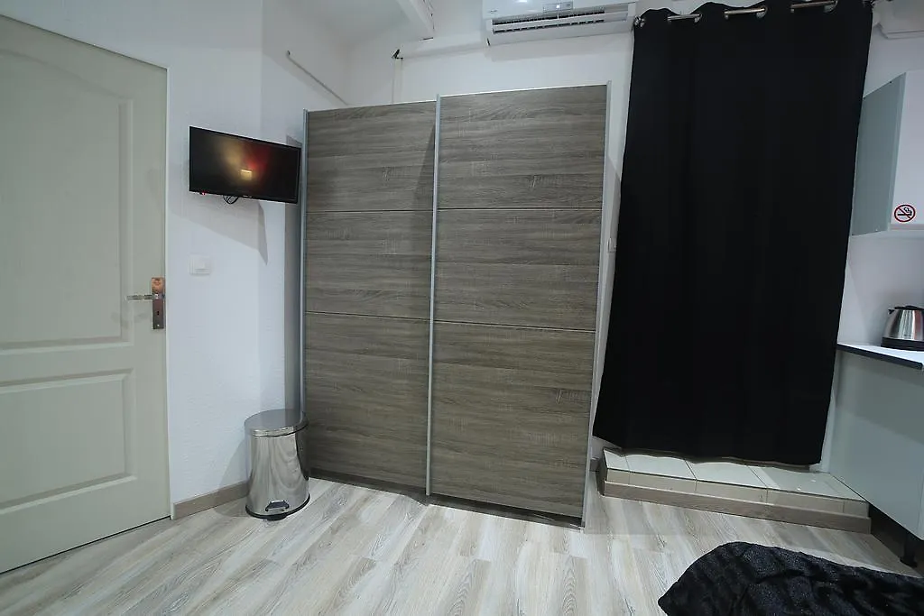 Appartement Fp La Cigale à Camaret-sur-Aigues 0*,